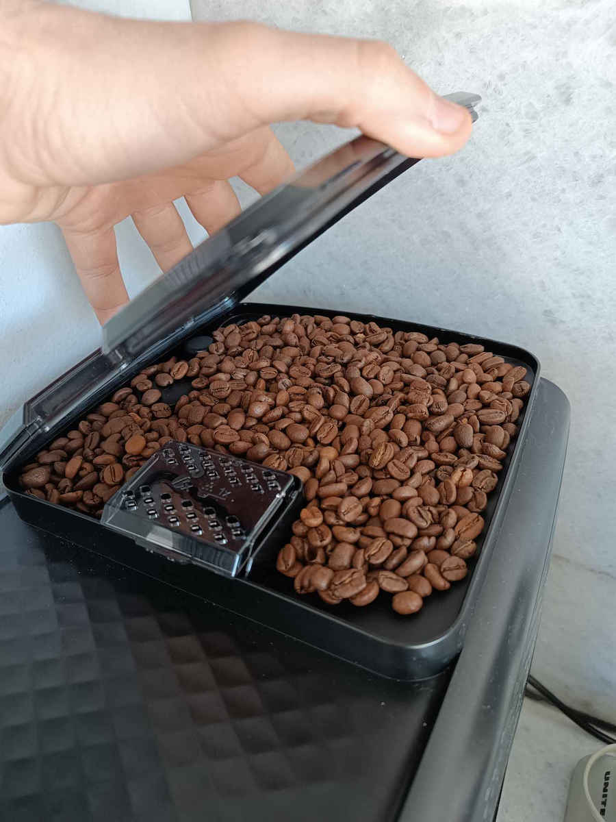 Philips Series 800 Automatic Espresso Machine 1500W 15bar Pressure for Cappuccino with Grinder Black